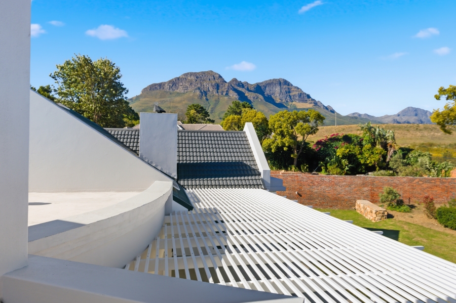 4 Bedroom Property for Sale in Golden Hill Western Cape